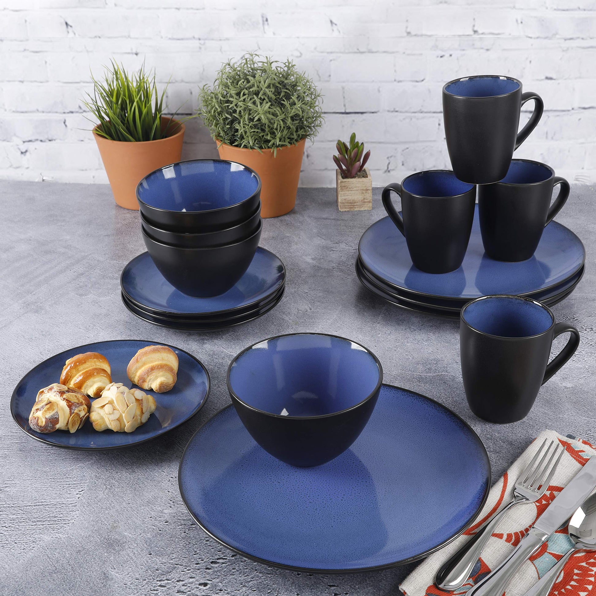 Gibson Soho Lounge Gibson Soho Lounge 16-Piece Blue Stoneware Dinnerware Set